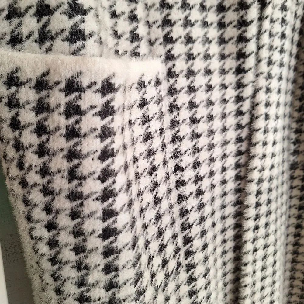 Venus L Houndstooth Open Duster Knit Sweater - Picture 5 of 9